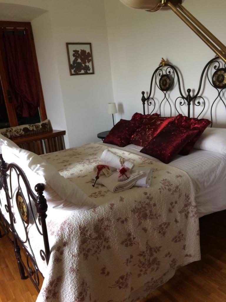La Casa Di Bacco B&B Lerma Bagian luar foto